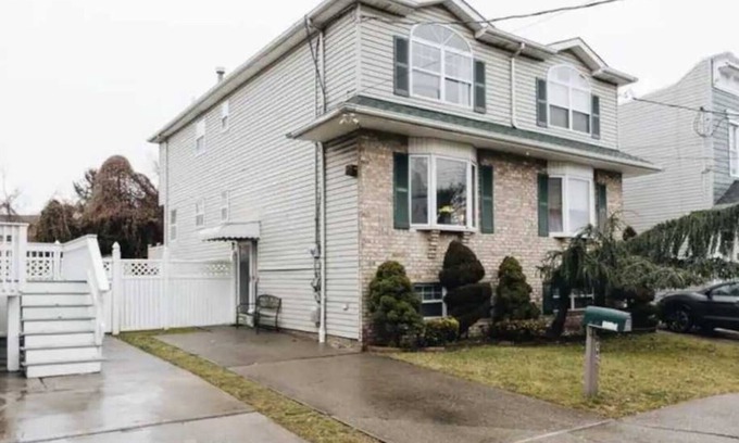 Rosebank House | Cozy room in NY home Room 1
