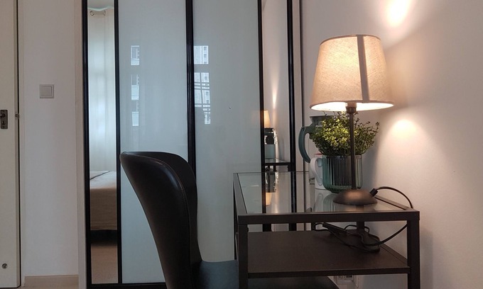 Woodlands Bed & Breakfast | Cozy Room in Woodlands with Wi-Fi, A/C, Metro-Admiralty