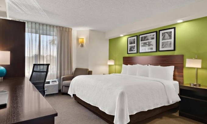 Wesley Chapel Hotel | Cozy Room Perfect for Exploring Wesley Chapel's Parks | Free Parking, Breakfast