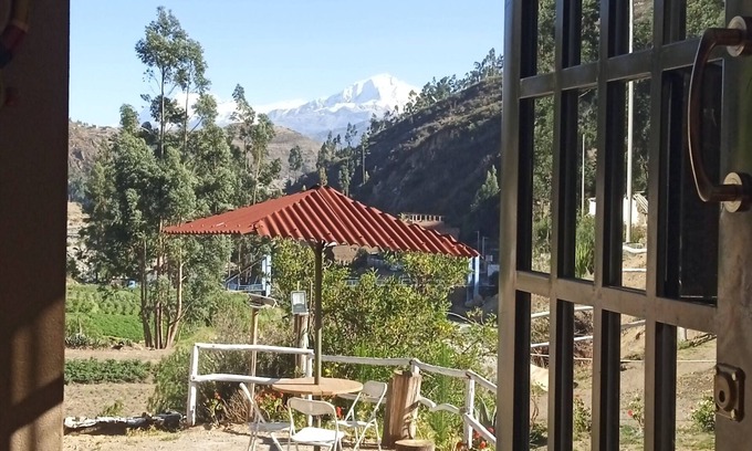 Huaraz Bed & Breakfast | cozy room surrounded by nature and mountains