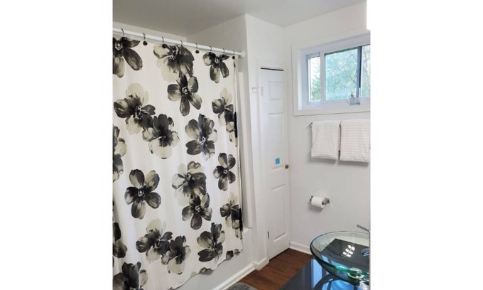 Cheektowaga House | Cozy room w/ Private Bathroom, Entrance & Parking