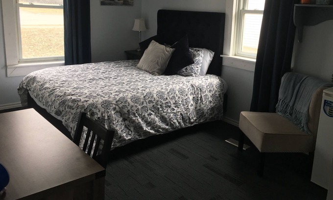 Centre Hastings House | Cozy room with Private Bath in a Cottage Style Home