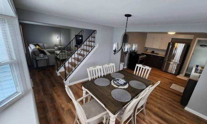 Lackawanna House | Cozy & Roomy 3BR 8-9min to Buffalo Bills or Downtown
