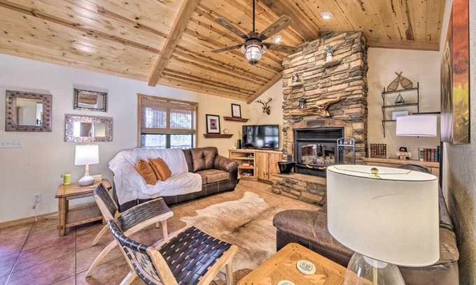 Ruidoso House | Cozy Ruidoso Cabin Retreat with Private Hot Tub