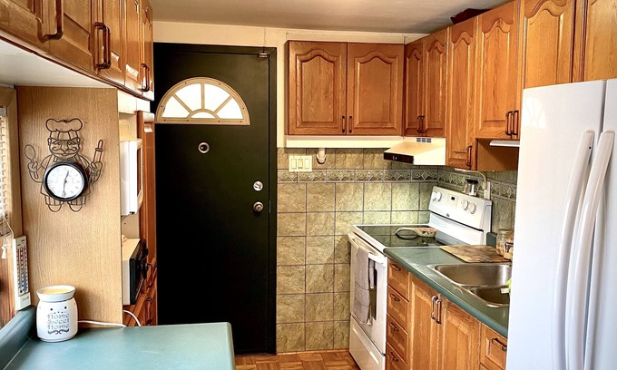 Highlands East Cabin | Cozy, rustic, 2-bedroom lake view retreat