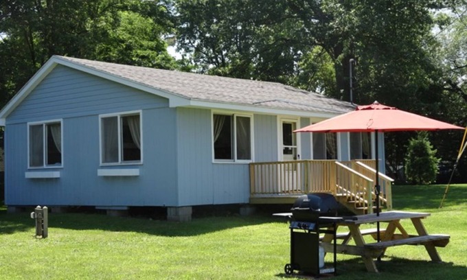 Port Ontario Cottage | Cozy & Rustic "BLUE" Cottage