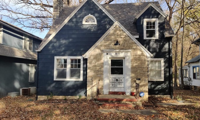Leavenworth House | Cozy, Rustic Bungalow
