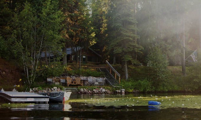 Seeley Lake House | Cozy, rustic Montana lake cabin on Placid.