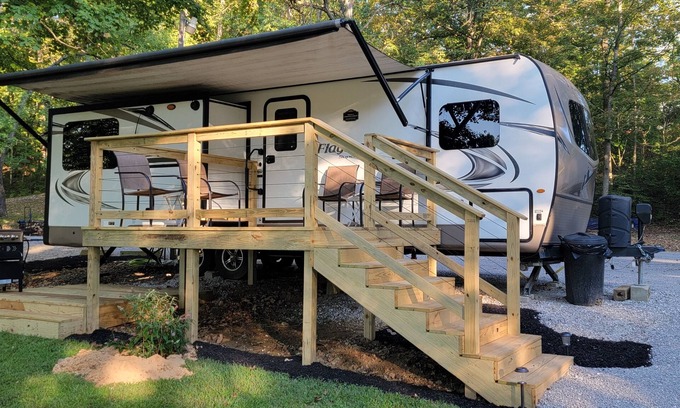 Battletown House | Cozy RV on the river.