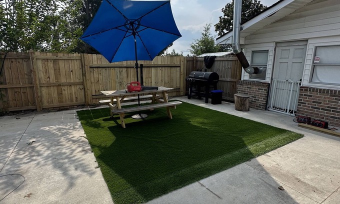 Lynn Haven House | Cozy RV parking minutes away from beaches and shopping