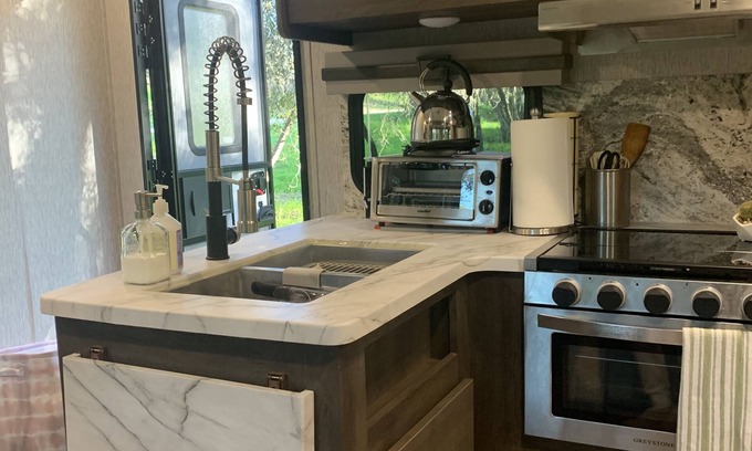 Atascadero House | Cozy RV surrounded by nature—close to everything the Central Coast has to offer!