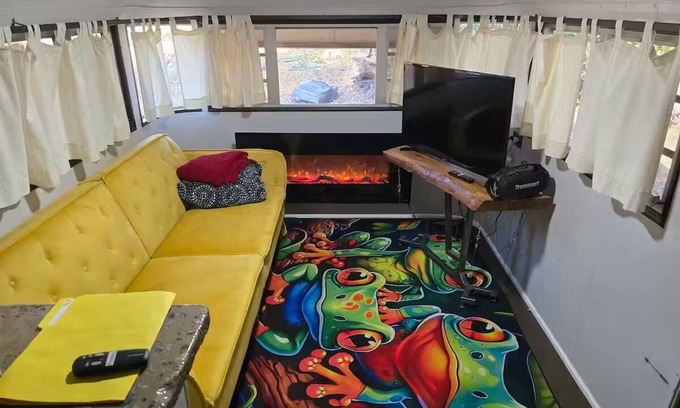 Auburn House | Cozy RV with AC and WiFi in charming Auburn countryside