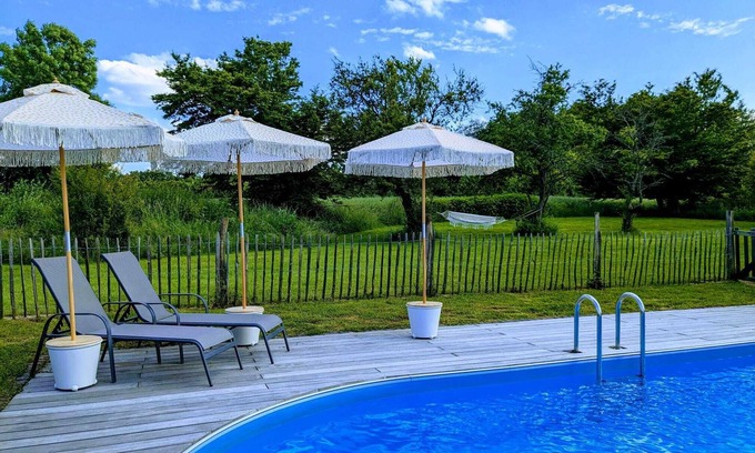 Heilberscheid House | Cozy RV with WiFi, Pool and AC in charming former farm Heilberscheid