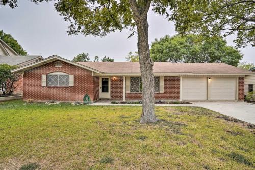 Crownhill Park House | Cozy San Antonio Home with Patio, 1 Mi to Airport!