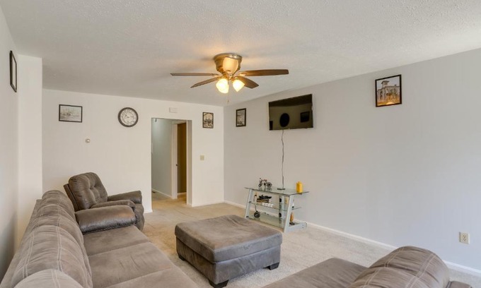 Sandusky Apartment | Cozy Sandusky Apartment about 4 Mi to Cedar Point!