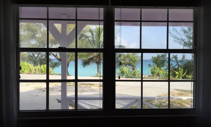 Alice Town House | COZY SEASIDE 2 BED/2 BATH COTTAGE IN ALICE TOWN, BIMINI, BAHAMAS