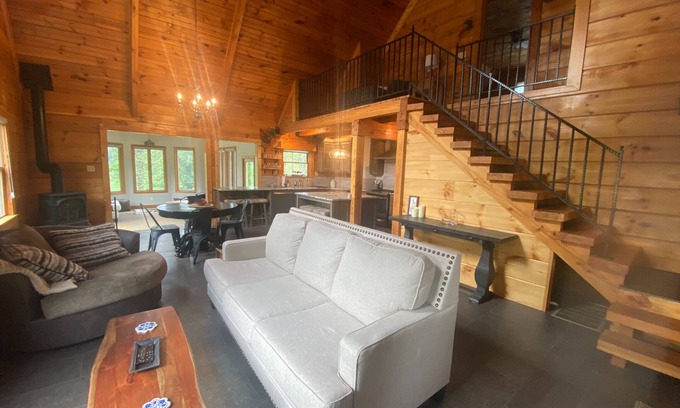 Celestine Cabin | Cozy secluded cabin, close to Sultan's Run Golf Course and Holiday World!