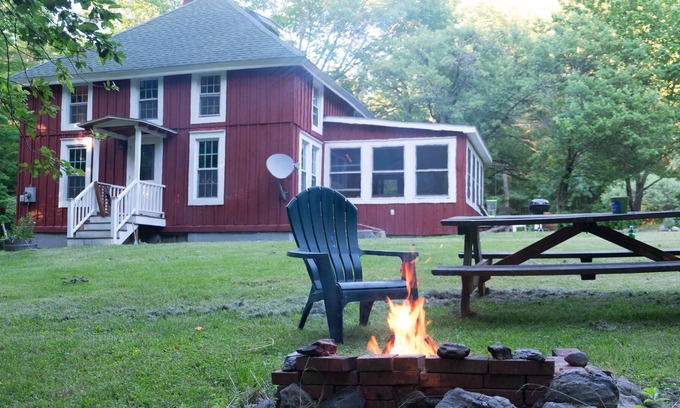 Glendale House | Cozy Secluded Cabin in the Berkshires
