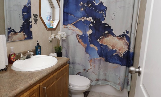 Eatonton House | Cozy secluded home. Close to lakes, spacious yard for family & pet friendly!