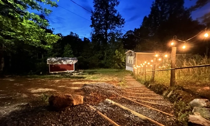 Sevierville House | Cozy, Secluded w/Hot Tub-Quiet mountain Home! Nearby Foothills Pkwy & Dollywood!