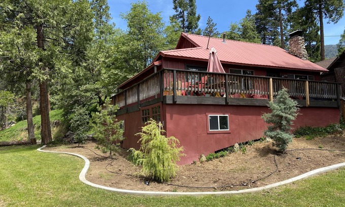 Camp Nelson Cabin | Cozy Sequoia Mountain Cabin Getaway
