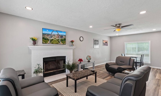Black Jack House | COZY SERENE 3BEDROOM 2STOREY HOME