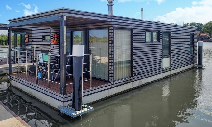 Lelystad Boat Rental | Cozy ship in Lelystad