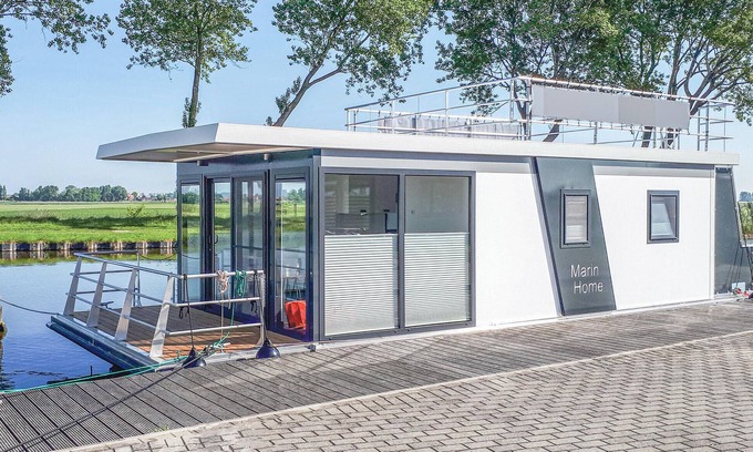 Nieuwpoort Boat Rental | Cozy ship in Nieuwpoort with WiFi