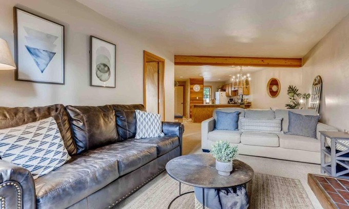 Wildernest House | Cozy Ski Condo + Hot Tub + Fireplace + Heated Pool