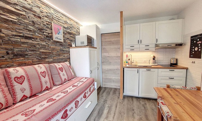 La Rosiere Apartment | Cozy Ski-In/Ski-Out Studio · Renovated · South-Facing Balcony