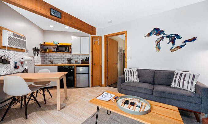 Mancelona Condo | Cozy ski retreat close to the action