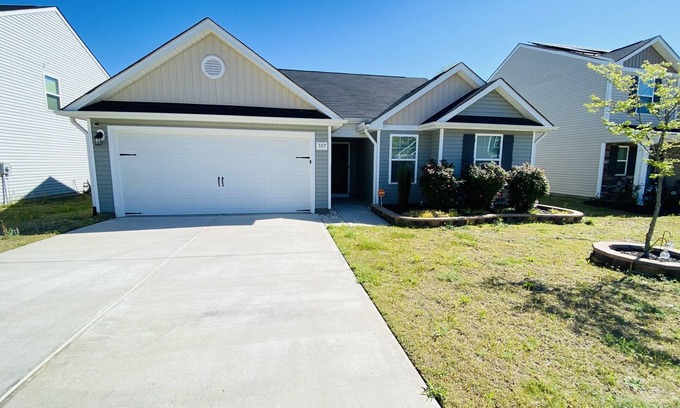 Zebulon House | Cozy & Sophisticated Ranch Home