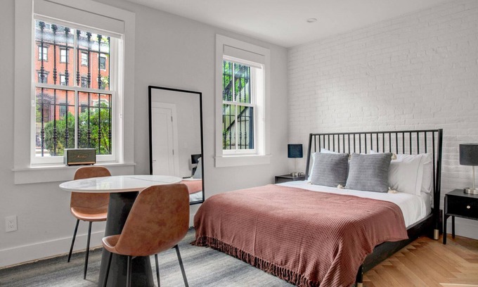 Columbus Apartment | Cozy South End Studio near T, Shops + Dining, by Blueground