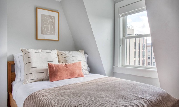 Columbus Apartment | Cozy South End Studio near T, Shops + Dining, by Blueground