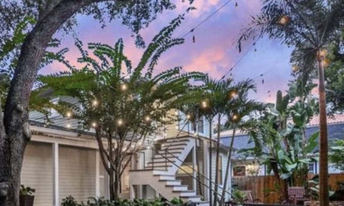 Palma Ceia Cottage | Cozy South Tampa Boho Guest Cottage