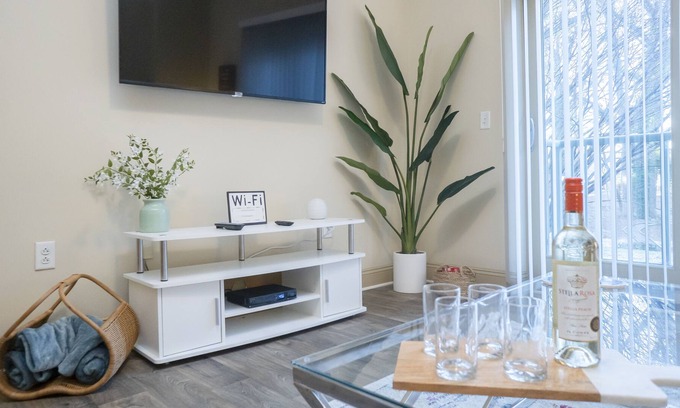 SouthPark Condo | Cozy SouthPark Apartment