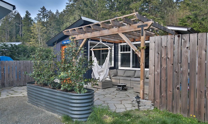 Ganges Cottage | Cozy space in Ganges