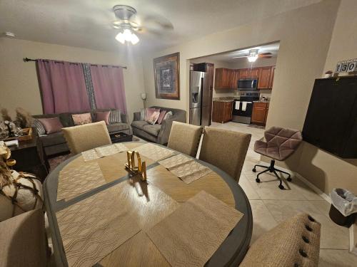 Harris House | Cozy & Spacious 2 Bedroom Haven - - Non Smoking