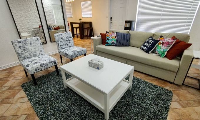 Margate House | Cozy Spectacular Newly Remodeled Single Family Home