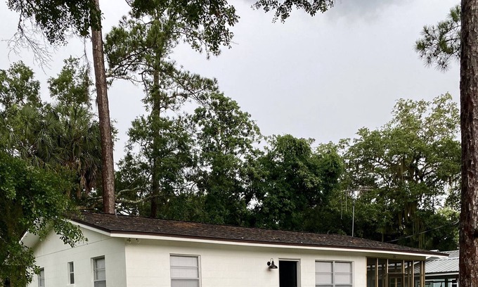 Crawfordville House | Cozy Spring Creek Fishing Cottage