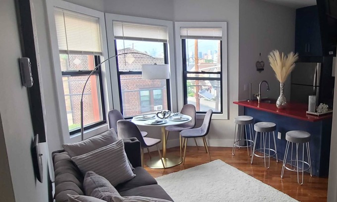 Jersey City Apartment | Cozy Stay at Jersey City minutes away from Manhattan
