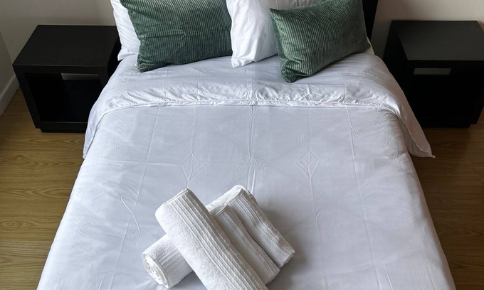 Lalinde Condo | Cozy Stay in El Poblado Work & Explore!