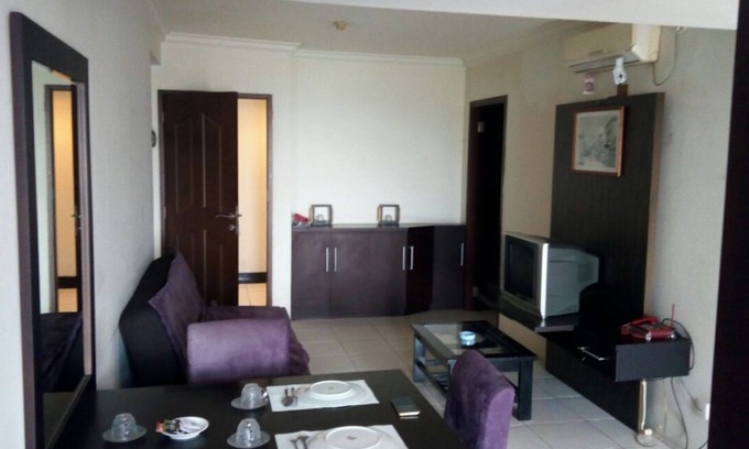 Panunggangan Utara Apartment | Cozy Studio Apartment 2 Bedroom Sleeps 3 with Great Location-GWR1916