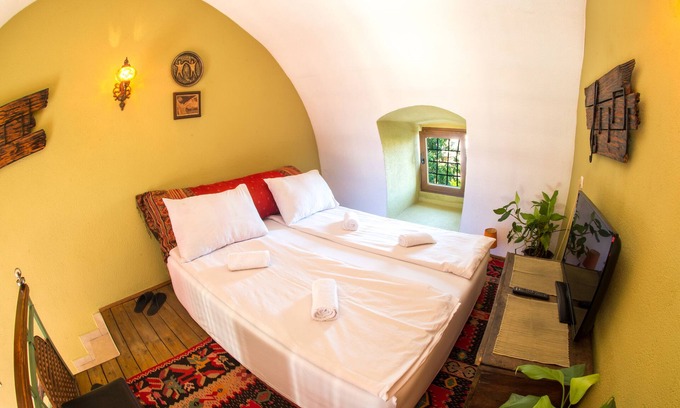 Mostar Old Town Apartment | Cozy studio apartment next to the Old Bridge
