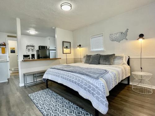 Twin Falls House | Cozy Studio Cottage - Downtown Twin Falls