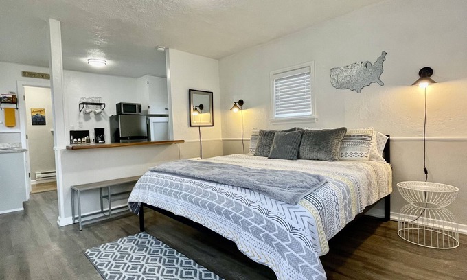 Twin Falls House | Cozy Studio Cottage - Downtown Twin Falls