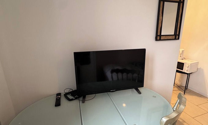 Montmagny Apartment | Cozy studio for 2 - Near Paris (15 min), CDG Airport, Stade-de-France