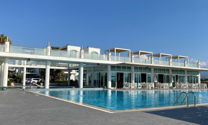 Ghaziveran Apartment | Cozy studio in Aphrodite Park Residence