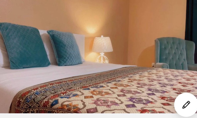 Northside Apartment | Cozy studio in enjoyable Jacksonville with WiFi, AC