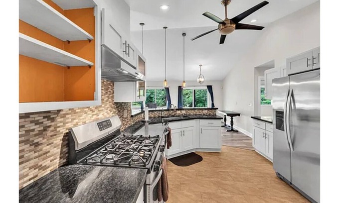 Keaau Apartment | Cozy studio in Keaau only pet friendly studio available.